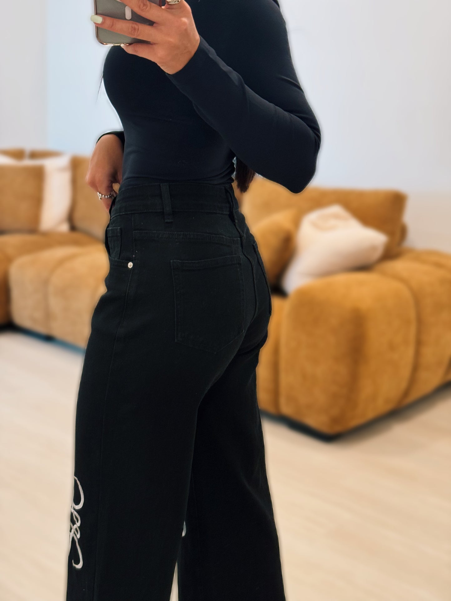 Black stretchy jean