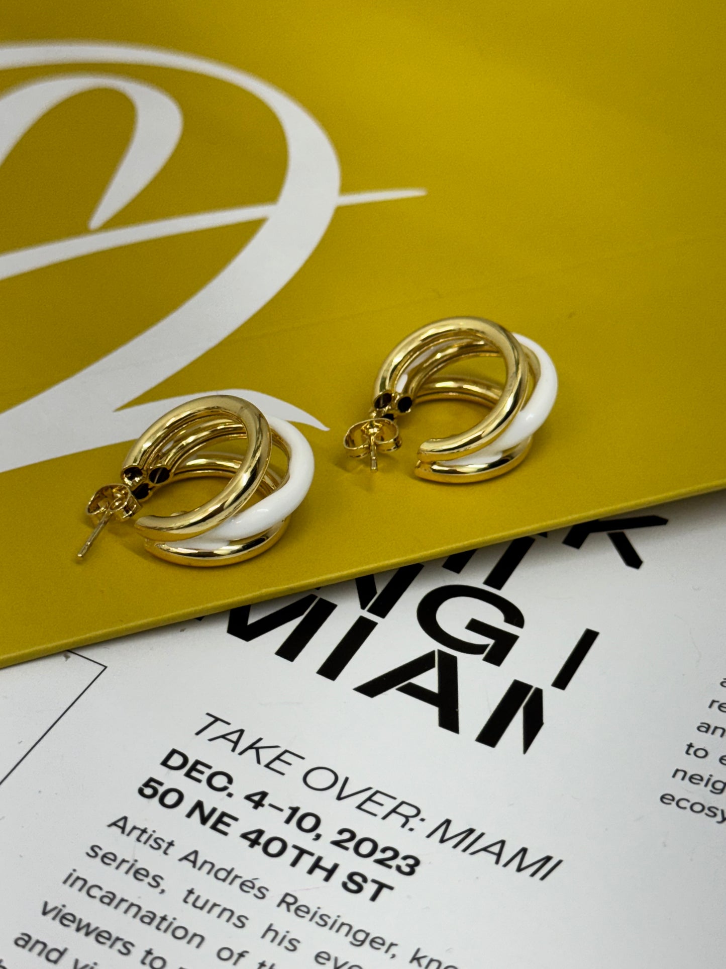 White detail hoop