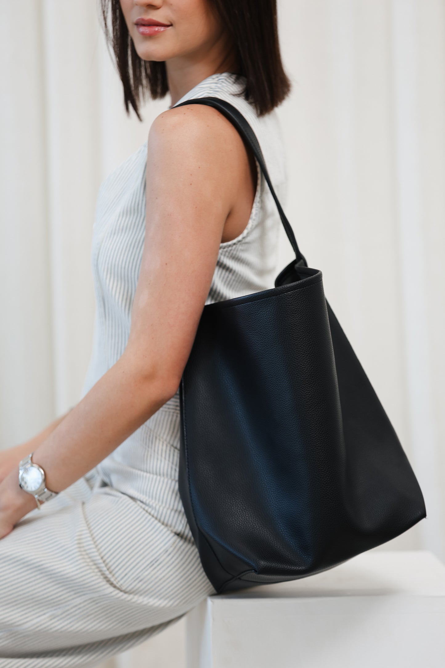 Elia tote bag