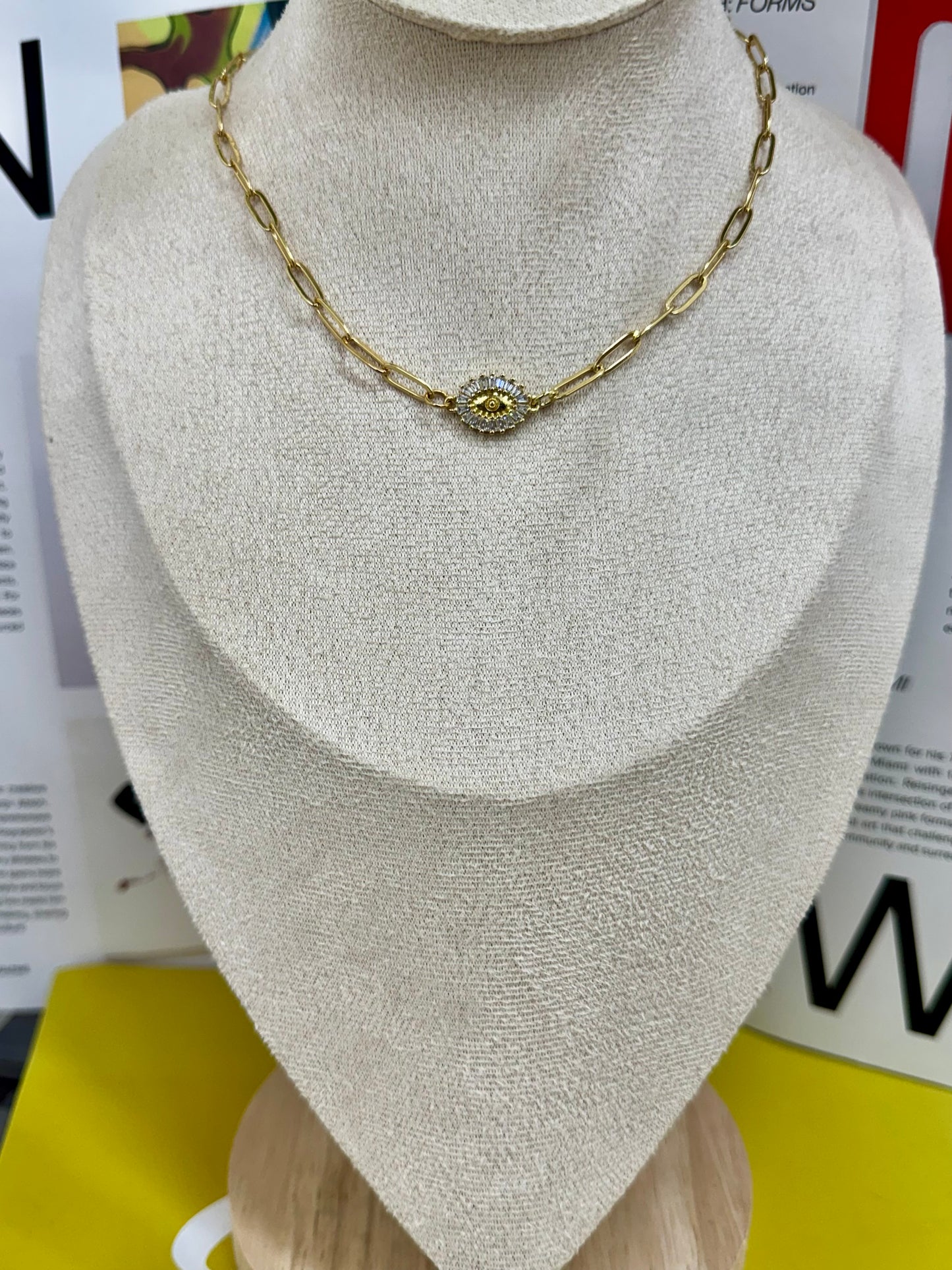 Cool Eye choker