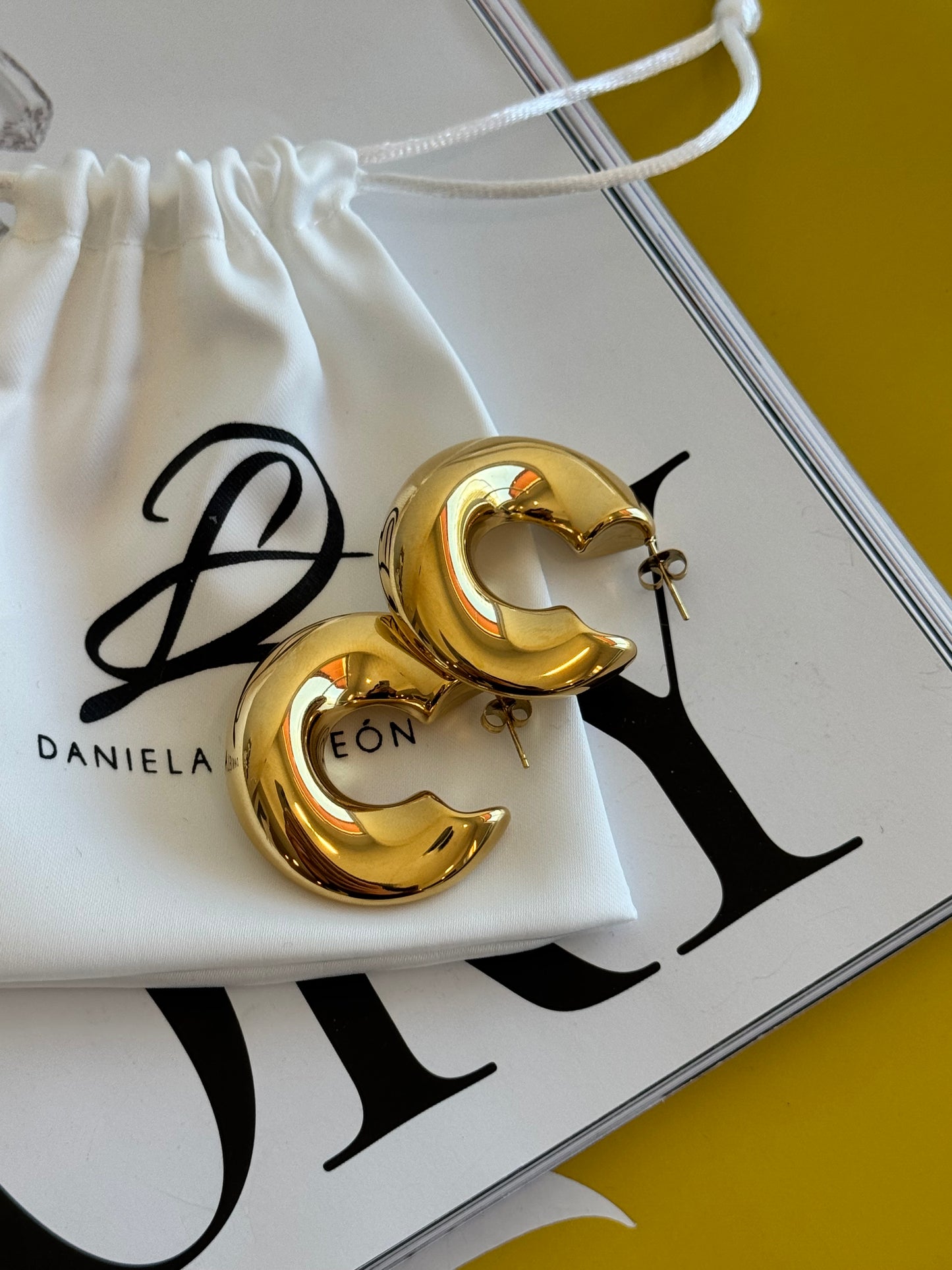 Chunky desigual hoops