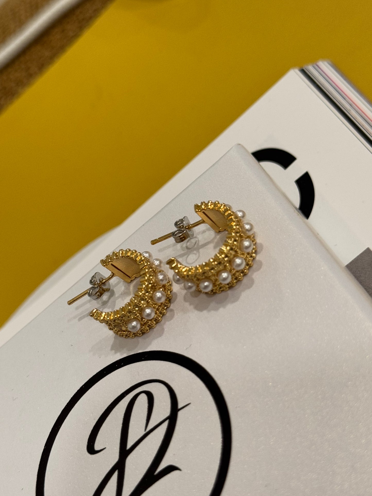 Mini pearl hoops