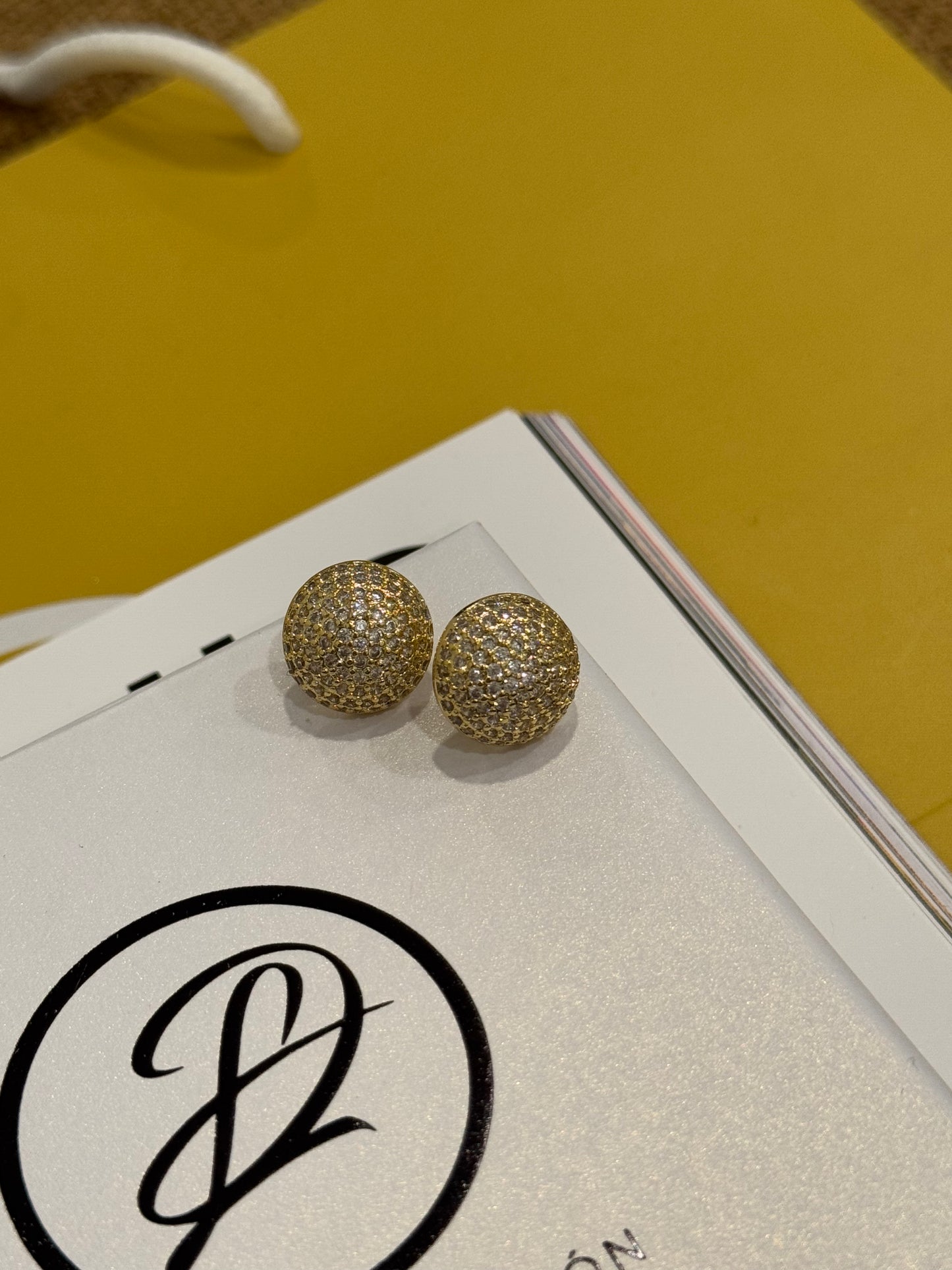 Point Stud earrings