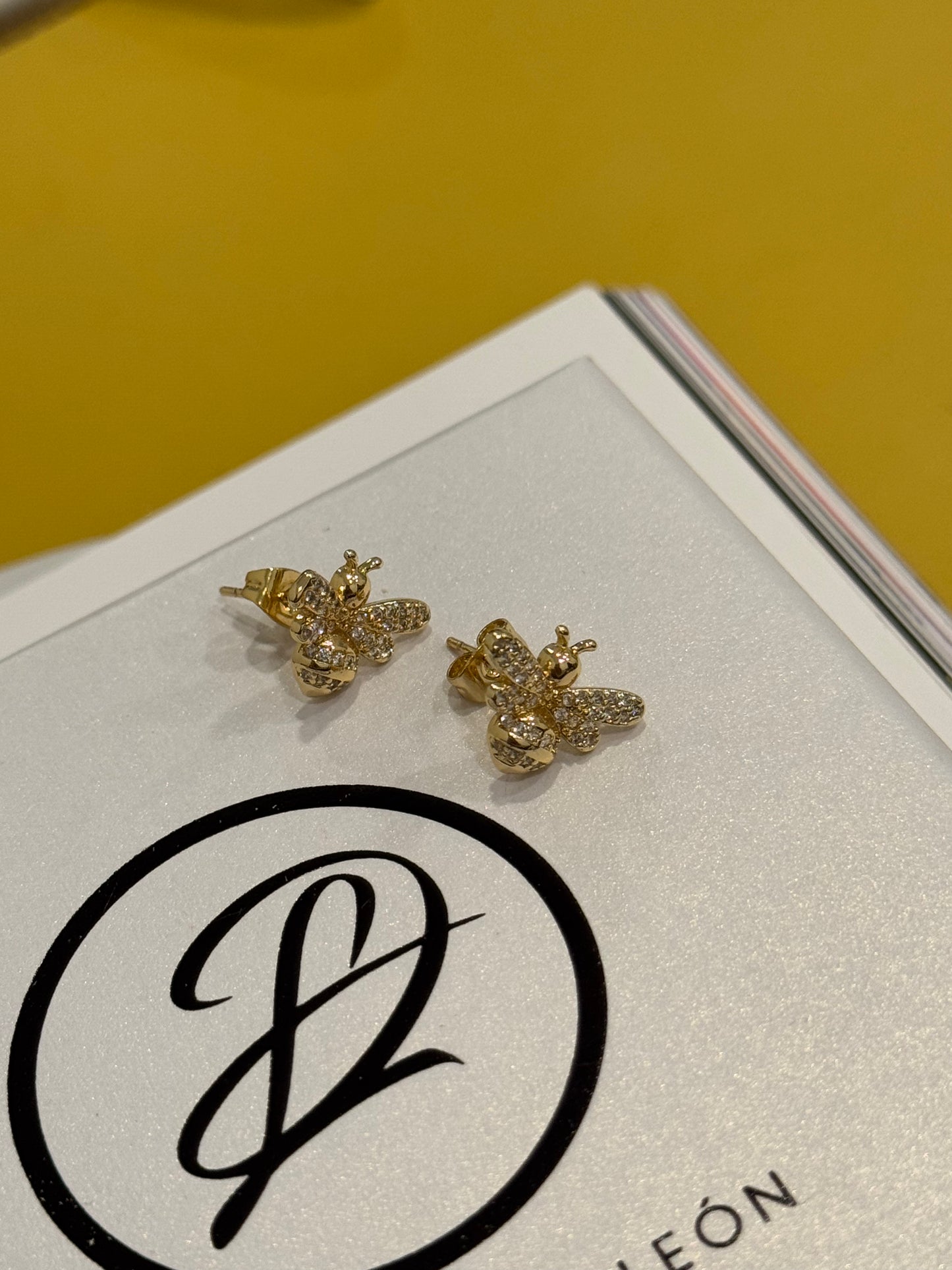 Mini powerful bumblebee earrings