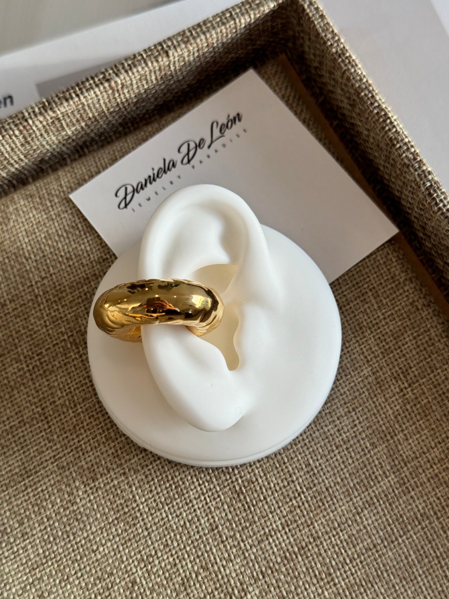 Chunky texture ear cuff