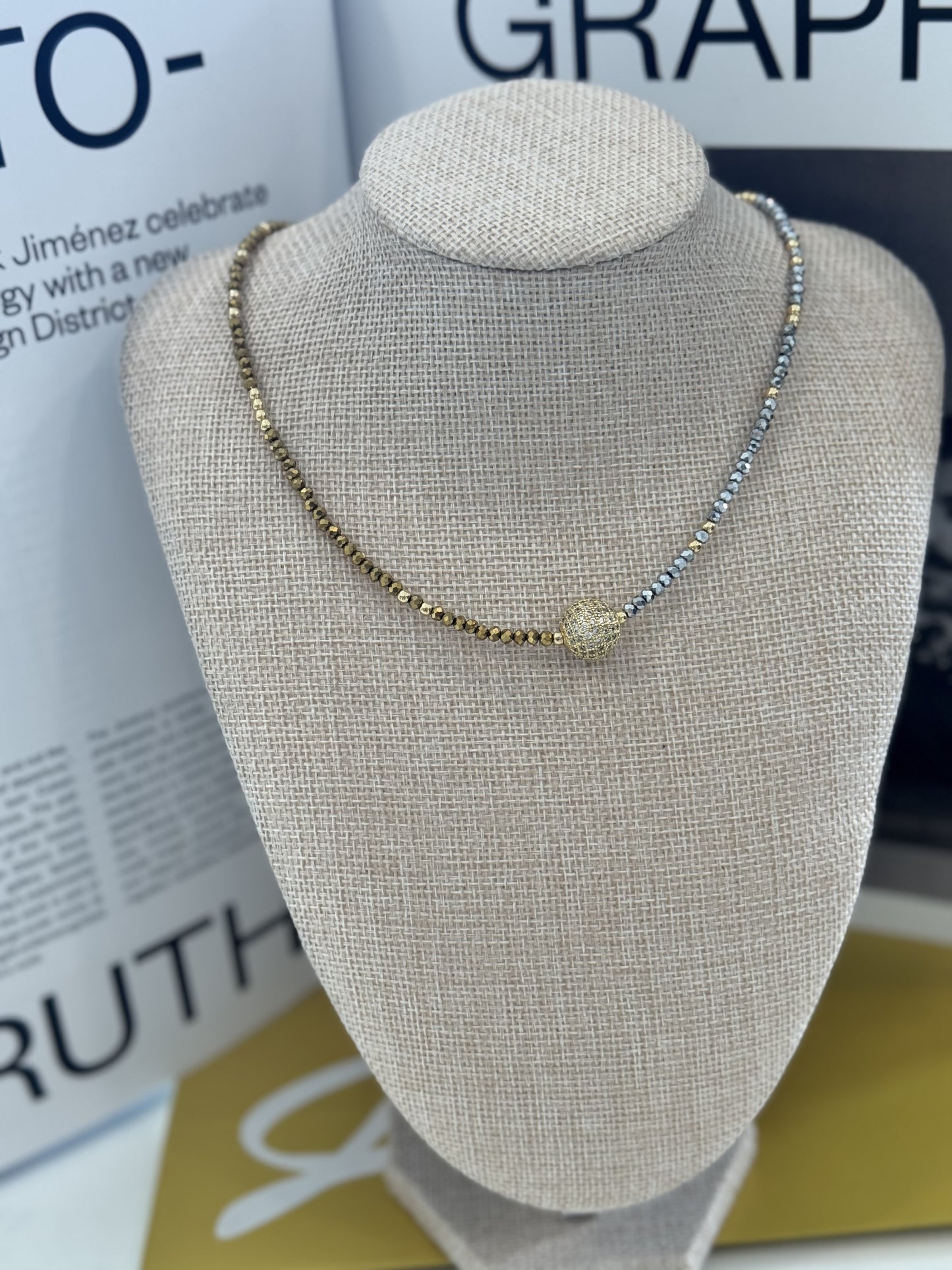 Punto de luz Choker necklace