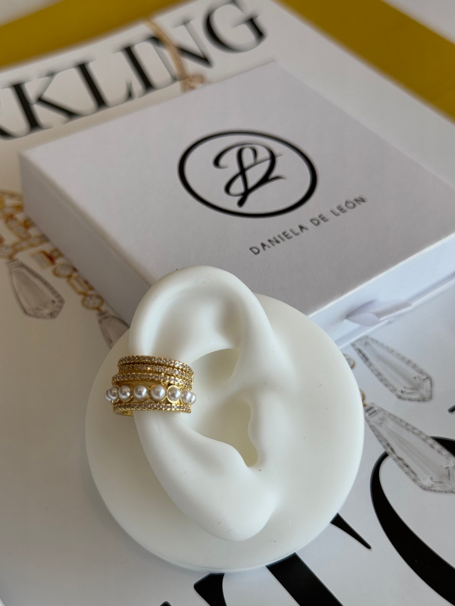 Five rows pearl medium ear cuff