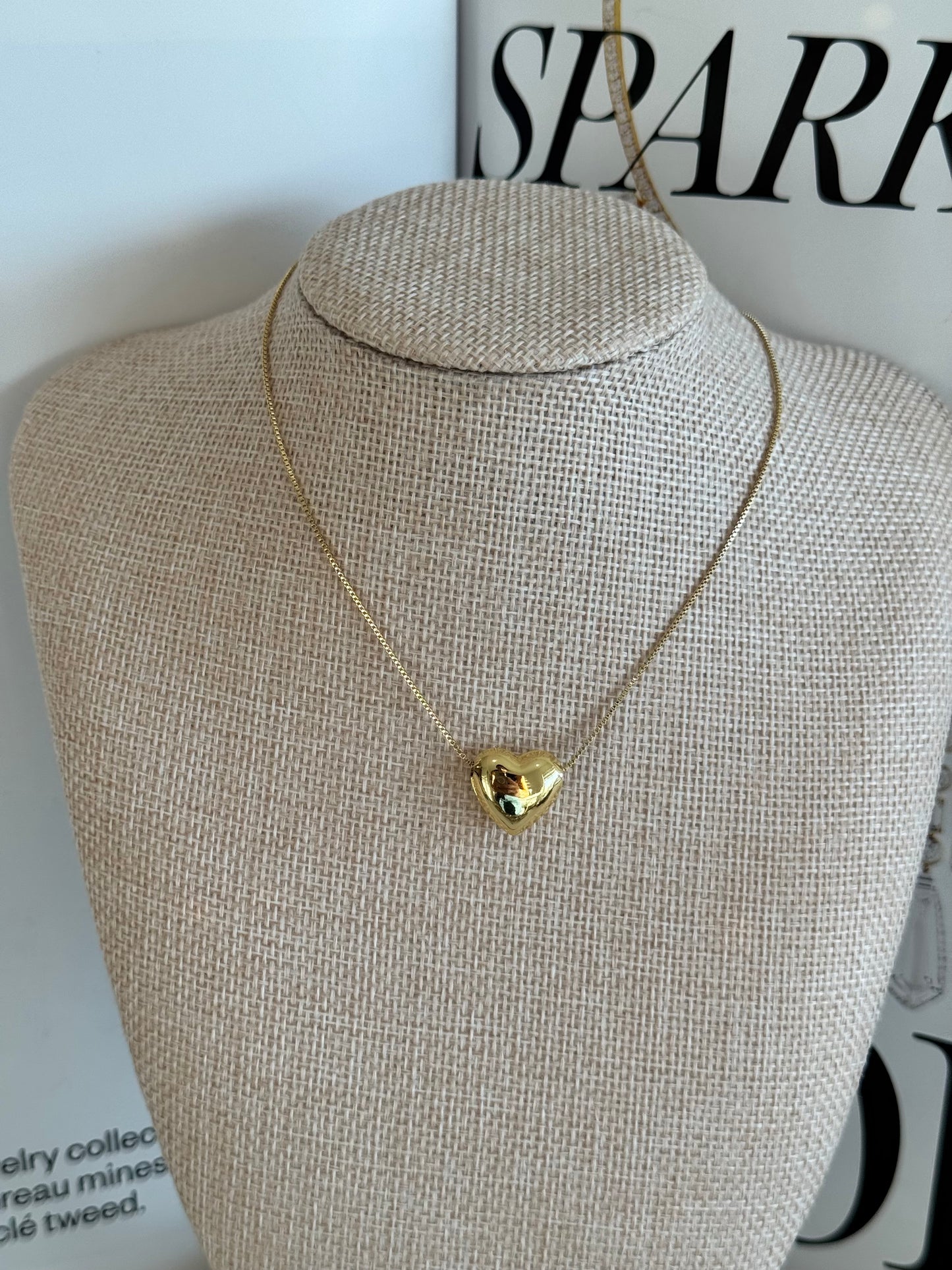 Essential valentine necklace