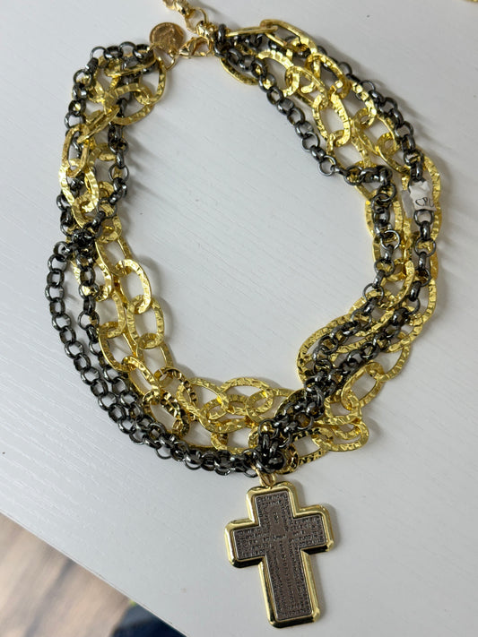 Extravagant cross necklace