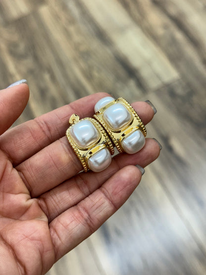 Pearl golden hoop