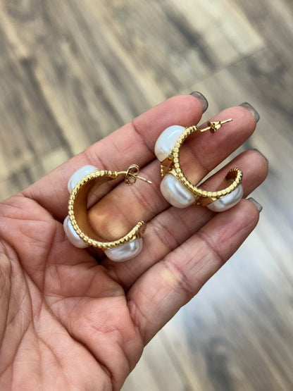 Pearl golden hoop