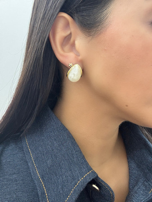 Neutral earrings