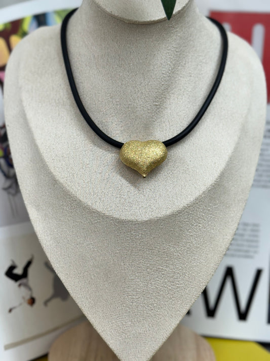 Textured heart choker