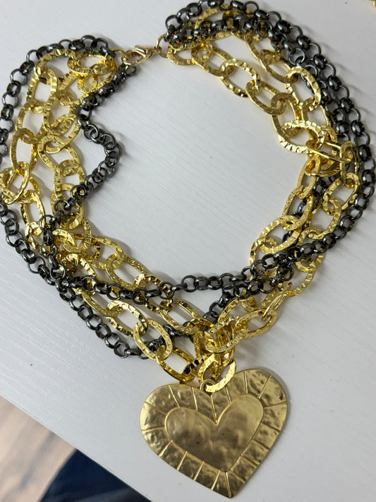 Extravagant necklace
