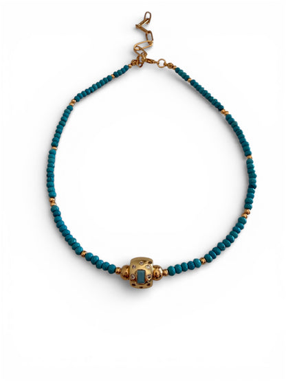Bequevé choker