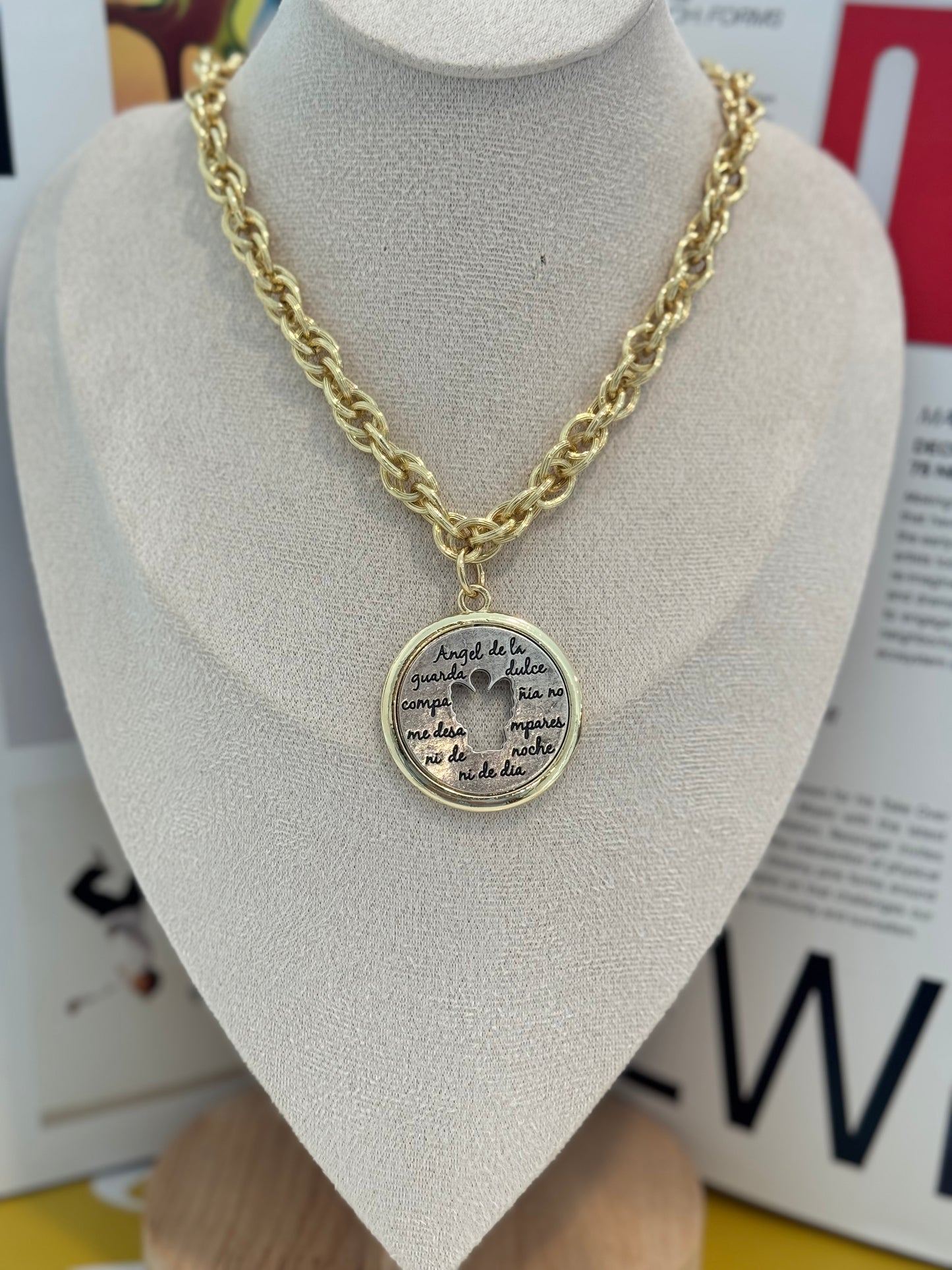 Angel de la guarda necklace