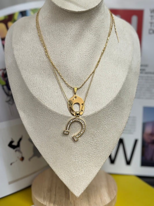 Herradura layer necklace