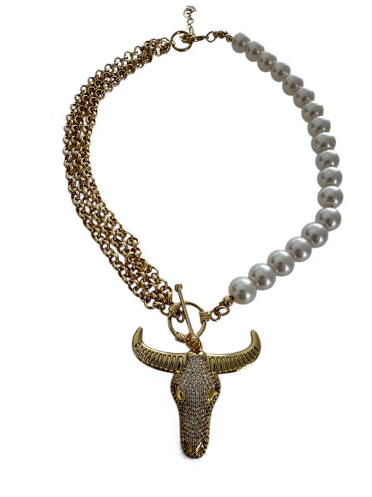 Limited edition bull pearl necklace