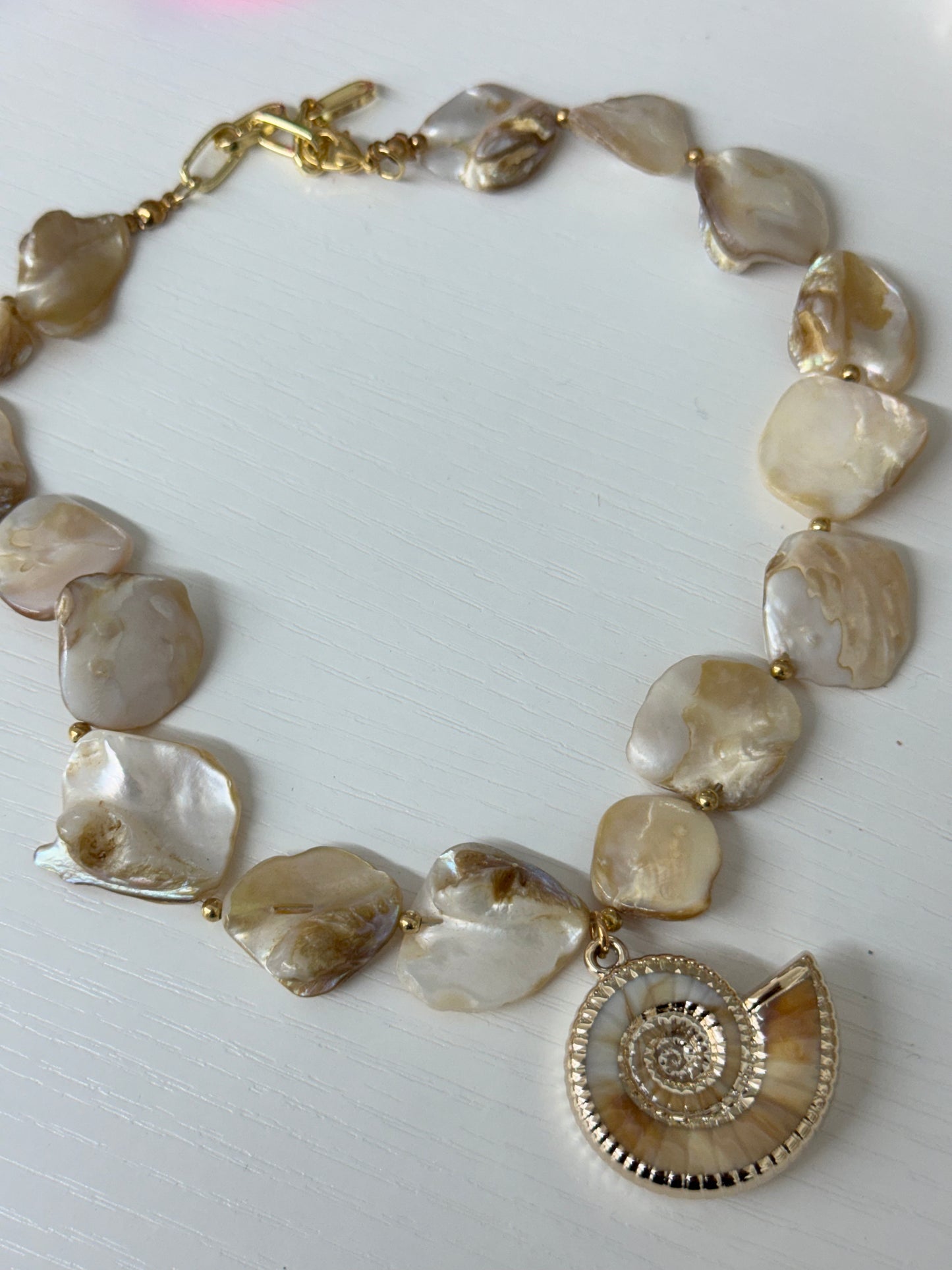 Final sale. Coral choker