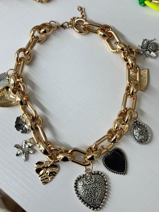 Final sale. Necklace