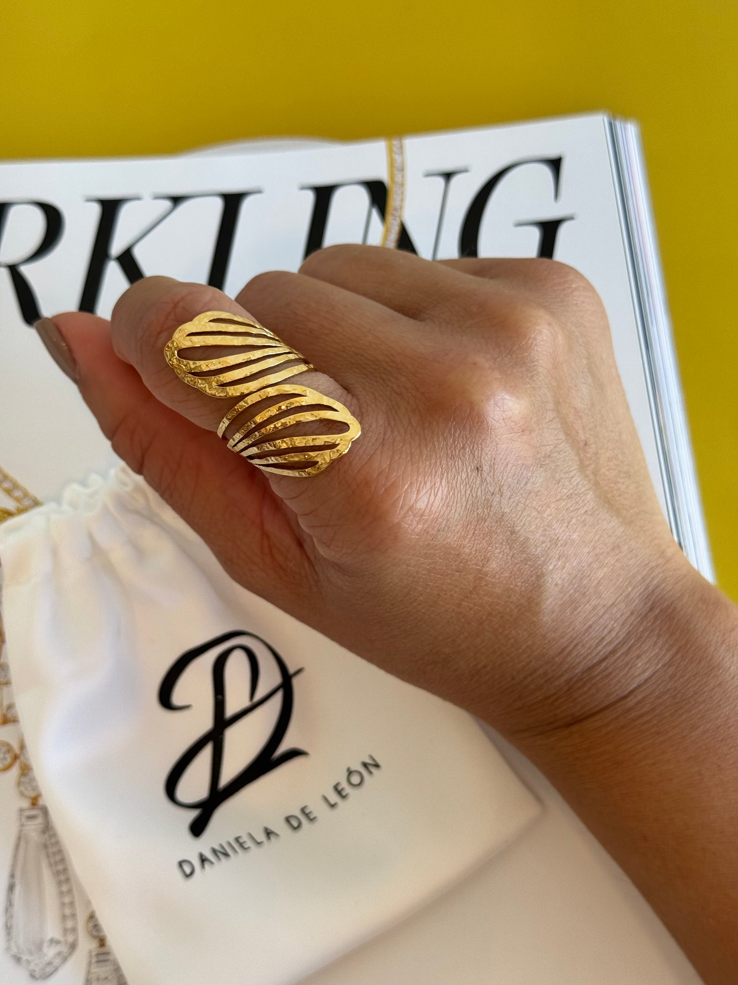 Leave adjustable ring