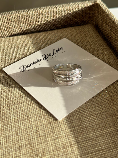 Crystal details ring