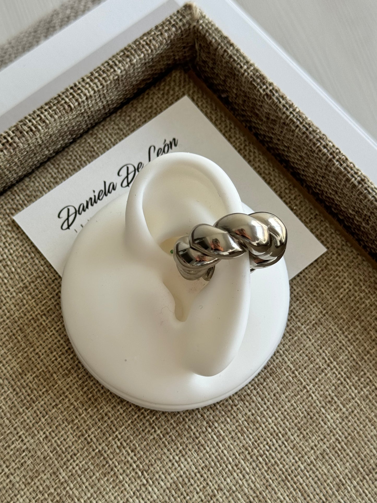 Pretzel ear cuff