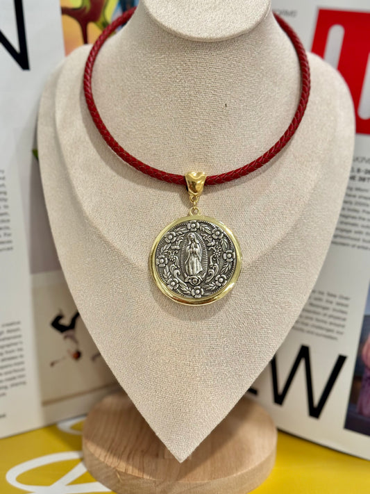 La guadalupe red cuerina choker